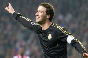 金年会官网-体坛快讯，波尔图回应西甲争议，国王豪取连胜，雄鹿主帅深夜复盘